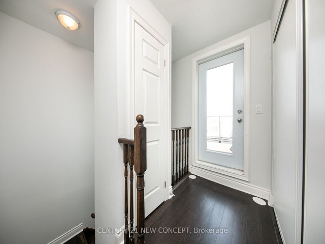 320 - 639 Lawrence Ave W