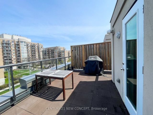 320 - 639 Lawrence Ave W