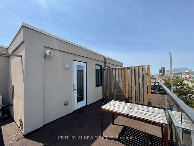 320 - 639 Lawrence Ave W