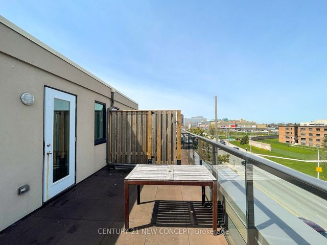 320 - 639 Lawrence Ave W