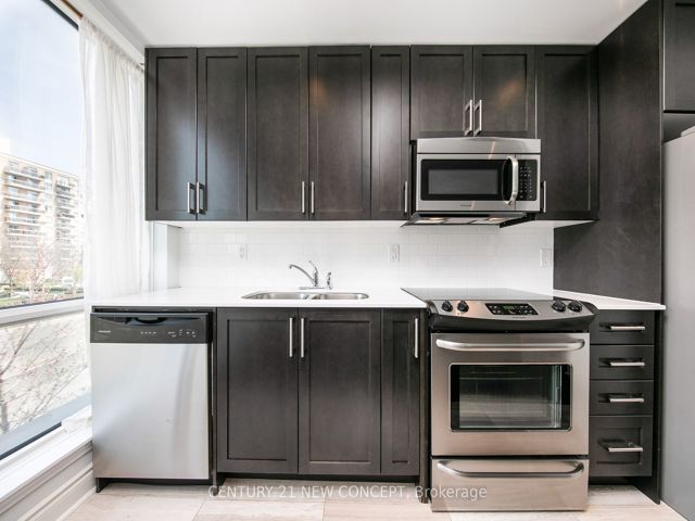 320 - 639 Lawrence Ave W