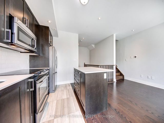 320 - 639 Lawrence Ave W