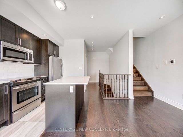 320 - 639 Lawrence Ave W