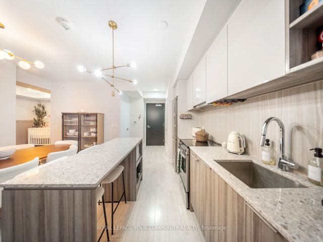 312 - 31 Tippett Rd