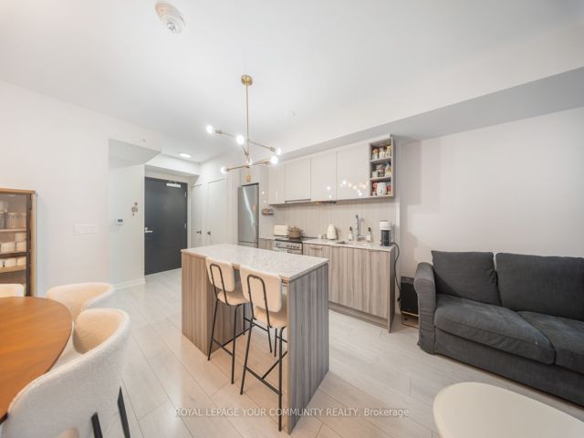 312 - 31 Tippett Rd