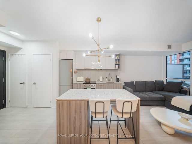 312 - 31 Tippett Rd
