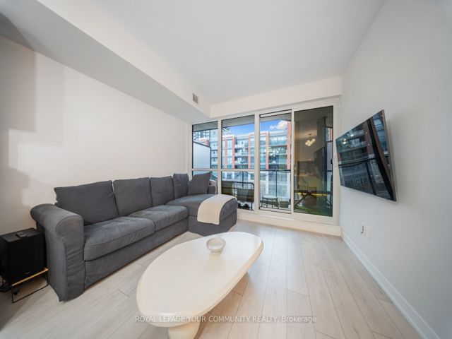 312 - 31 Tippett Rd