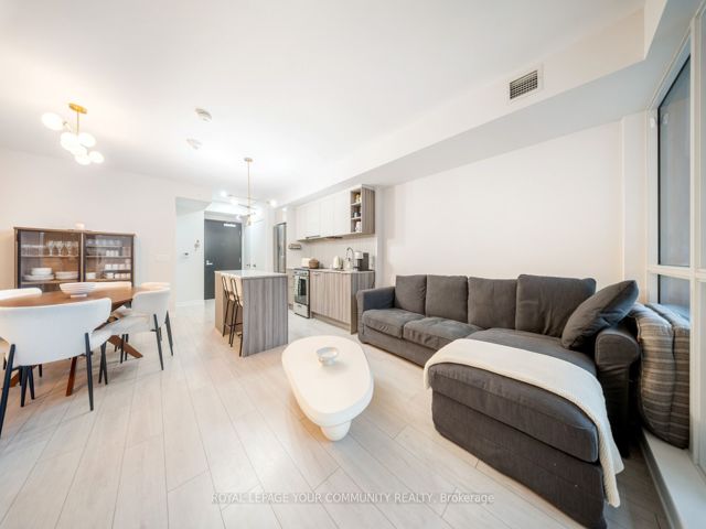 312 - 31 Tippett Rd