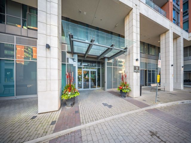 312 - 31 Tippett Rd