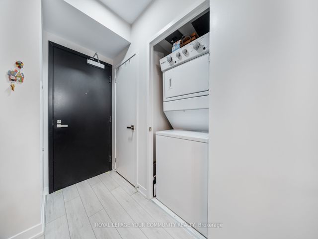 312 - 31 Tippett Rd