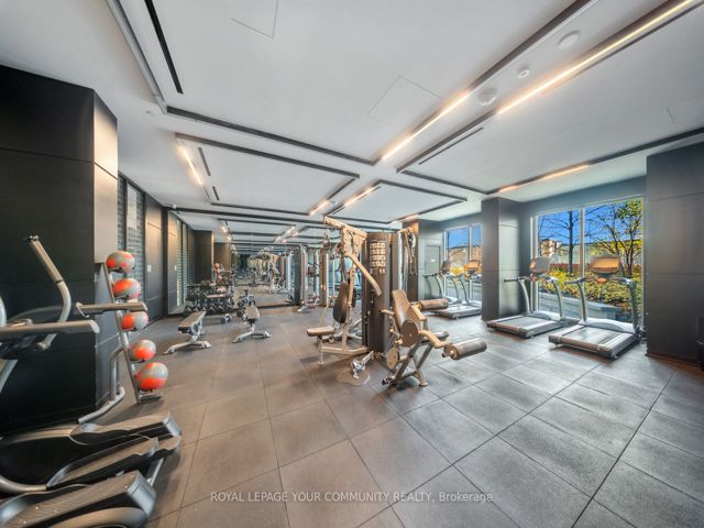 312 - 31 Tippett Rd
