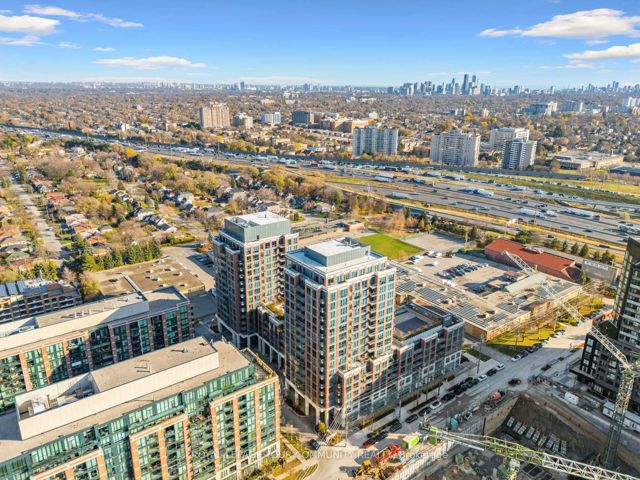 312 - 31 Tippett Rd