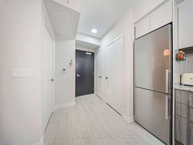 312 - 31 Tippett Rd