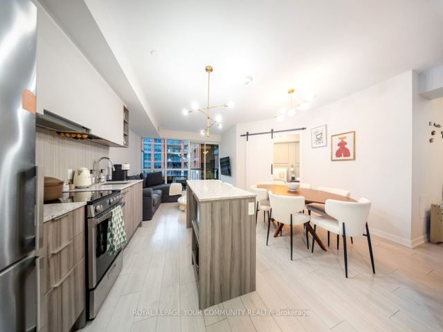 312 - 31 Tippett Rd