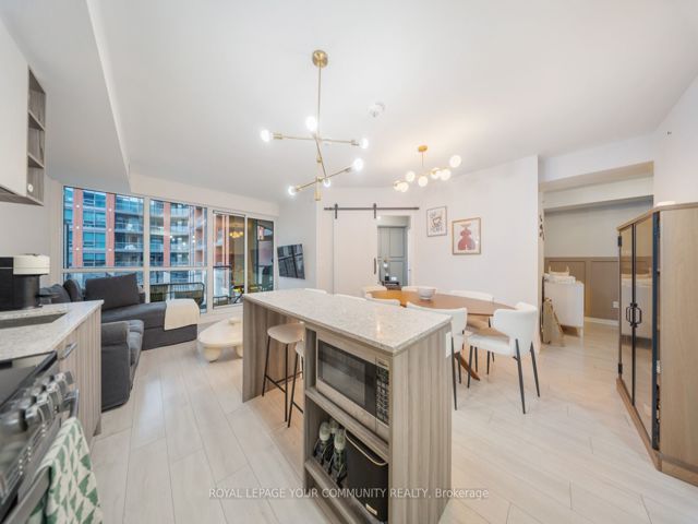 312 - 31 Tippett Rd