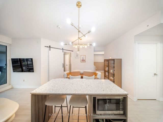 312 - 31 Tippett Rd