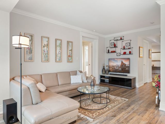 721 - 28 William Carson Cres