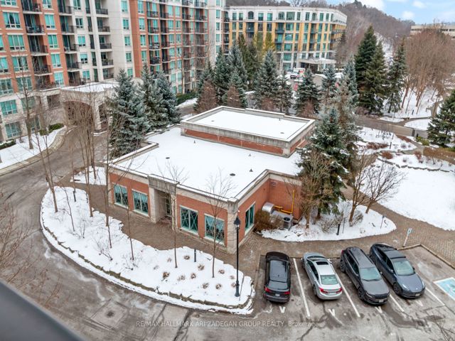 721 - 28 William Carson Cres