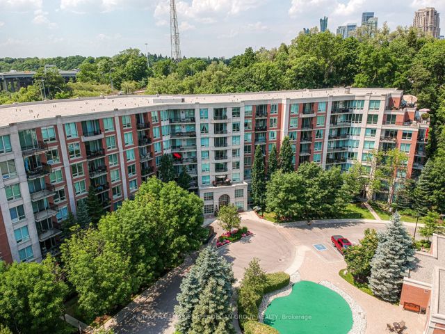 721 - 28 William Carson Cres