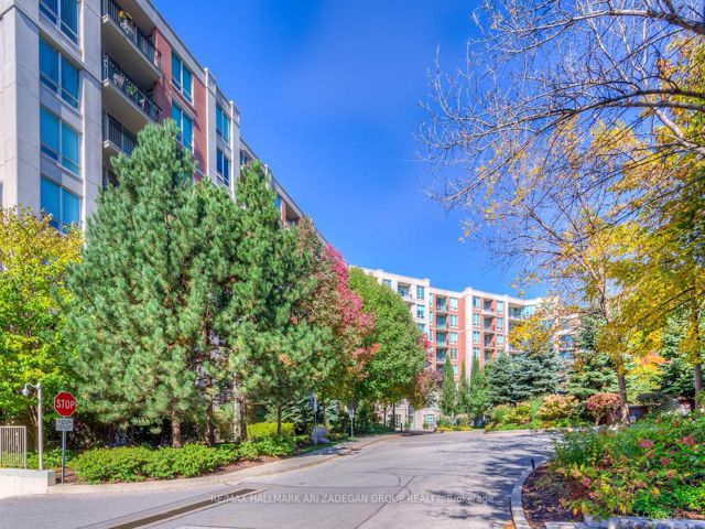 721 - 28 William Carson Cres