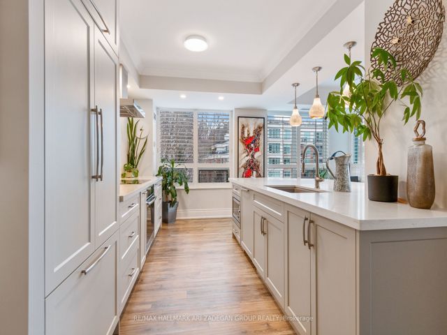 721 - 28 William Carson Cres