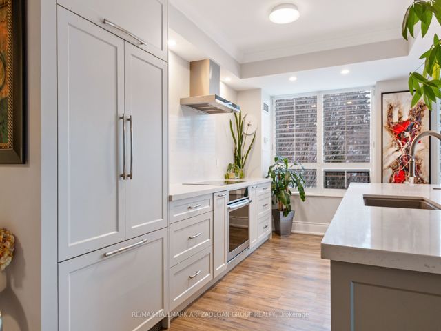 721 - 28 William Carson Cres
