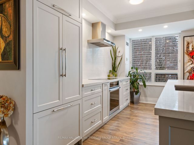 721 - 28 William Carson Cres