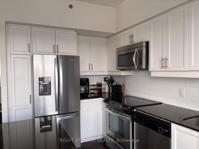 712 - 701 Sheppard Ave W