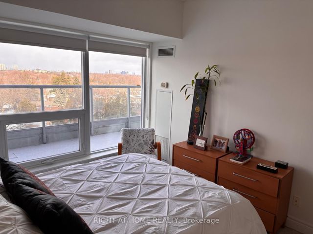 712 - 701 Sheppard Ave W