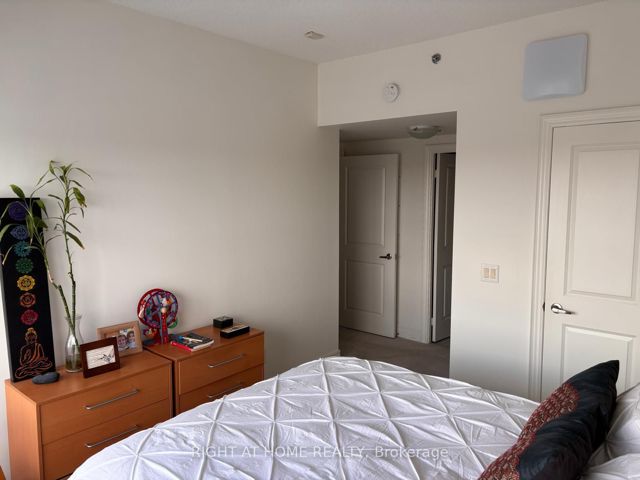712 - 701 Sheppard Ave W