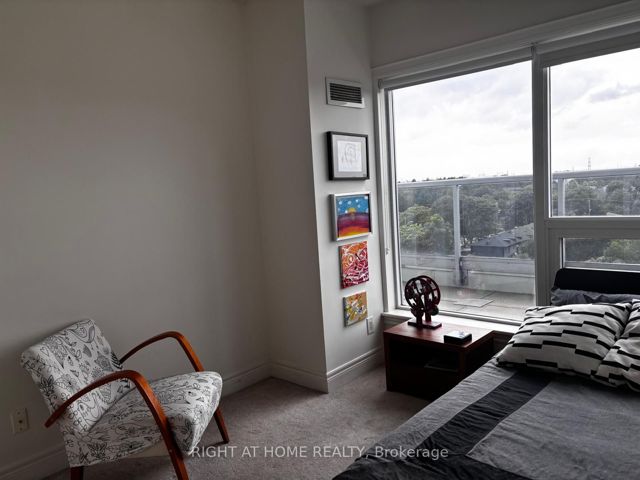 712 - 701 Sheppard Ave W