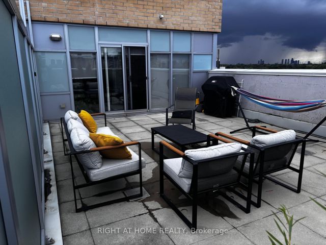 712 - 701 Sheppard Ave W