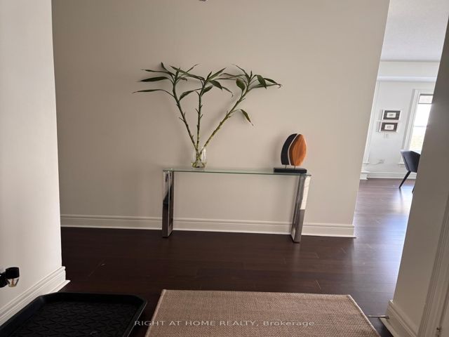 712 - 701 Sheppard Ave W
