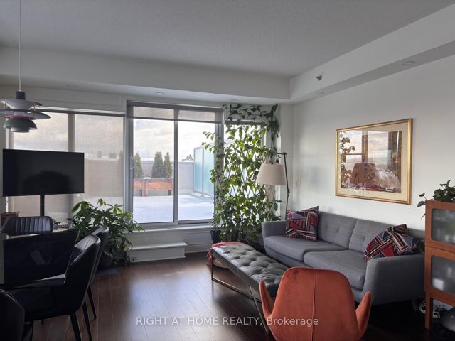 712 - 701 Sheppard Ave W