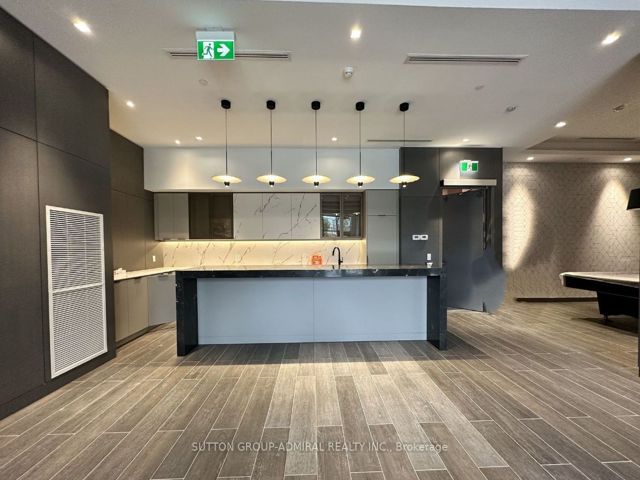 2115 - 188 Fairview Mall Dr