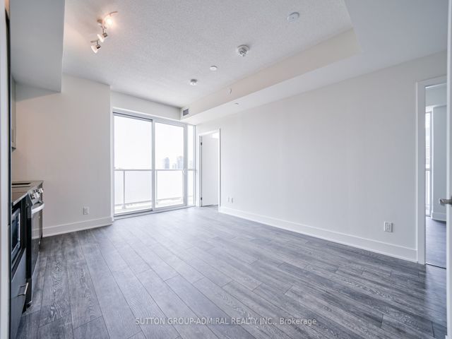 2115 - 188 Fairview Mall Dr