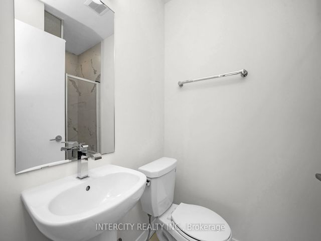 40 - 851 Sheppard Ave W