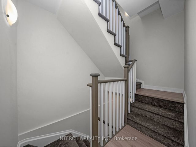 40 - 851 Sheppard Ave W
