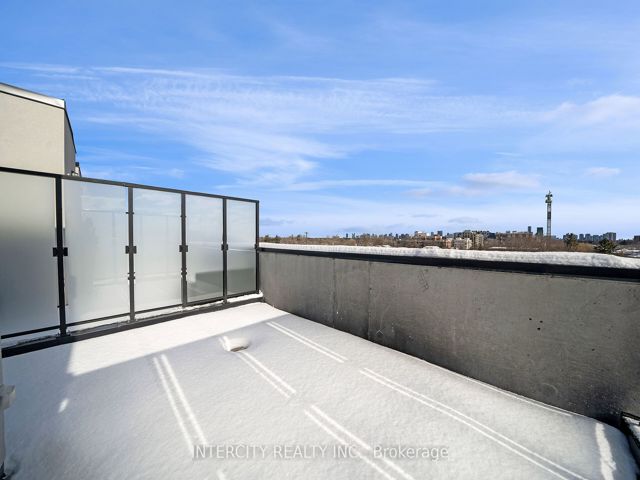 40 - 851 Sheppard Ave W