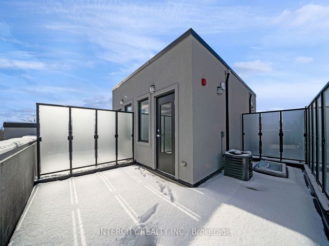 40 - 851 Sheppard Ave W