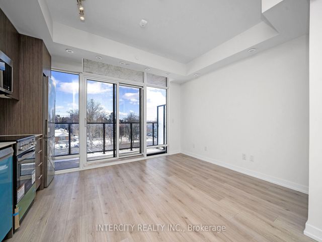 40 - 851 Sheppard Ave W