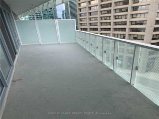 922 - 15 Queens Quay E