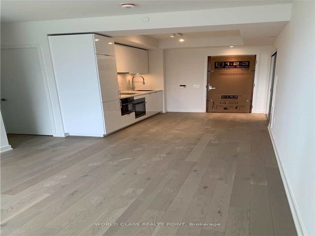922 - 15 Queens Quay E