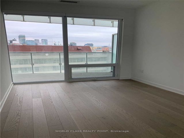 922 - 15 Queens Quay E