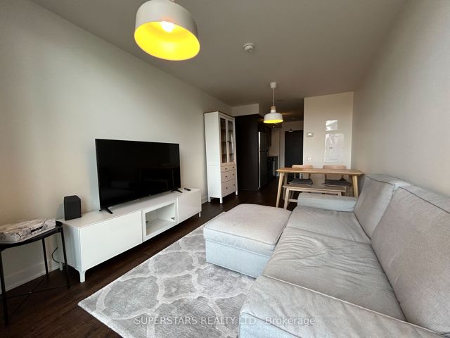 217 - 775 King St W
