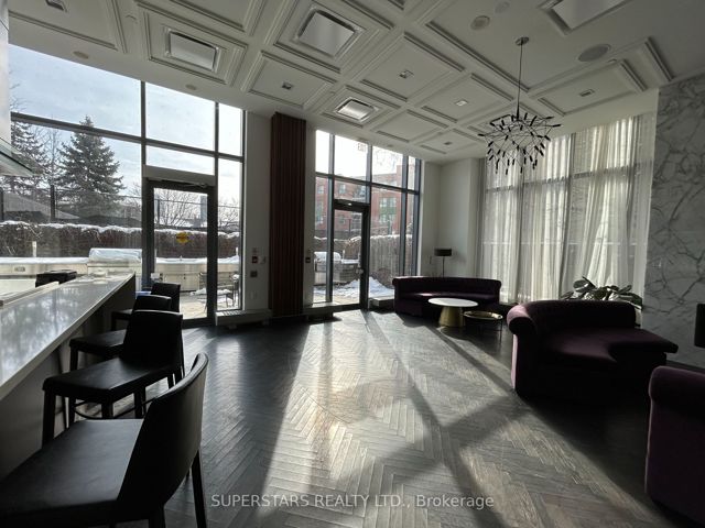 217 - 775 King St W