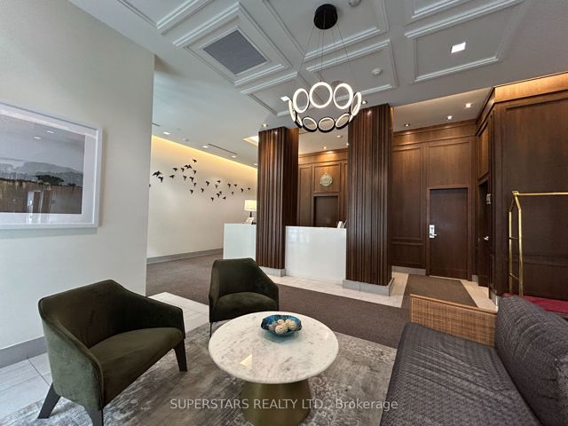 217 - 775 King St W