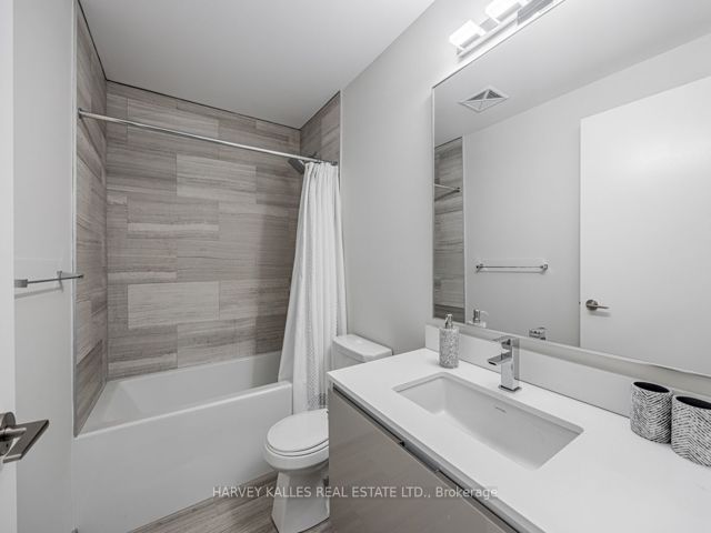 1001 - 200 Bloor St W