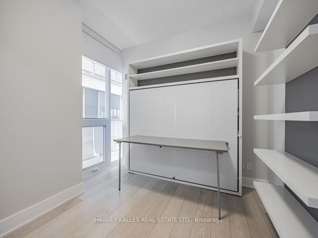 1001 - 200 Bloor St W