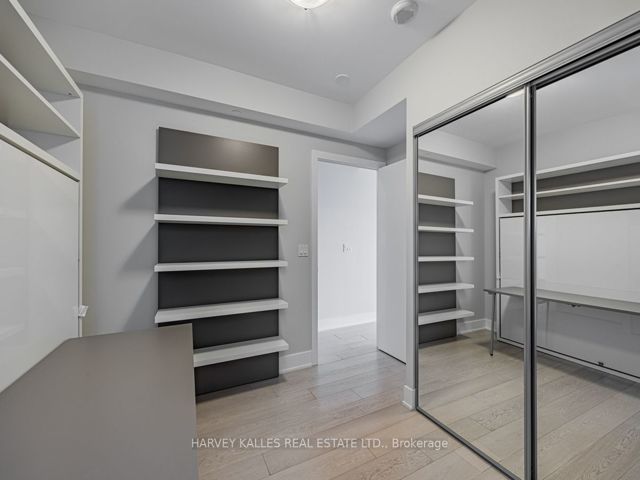 1001 - 200 Bloor St W